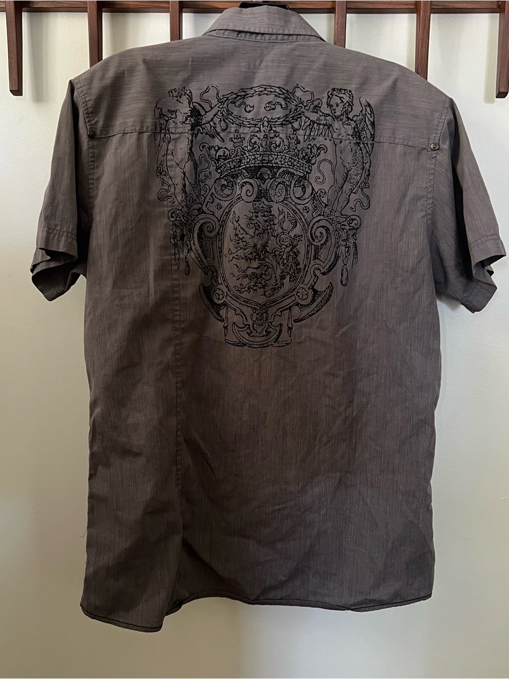 Mens Red Level Nine Gray Short Sleeve Button Down Shirt Large Back Graphic M